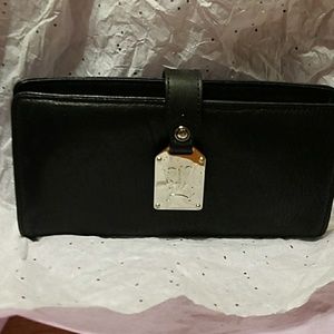 Gorgeous Lamb Black Leather full wallet